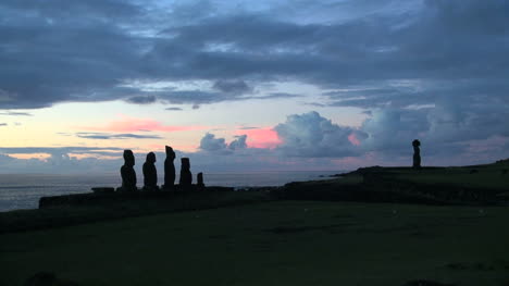 Gran-Atardecer-Tahai-De-Goma-Con-Cuatro-Maoi