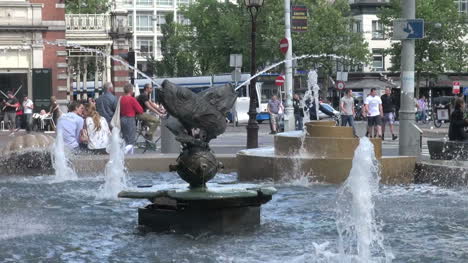 Amsterdam-fountain-with-water-playing