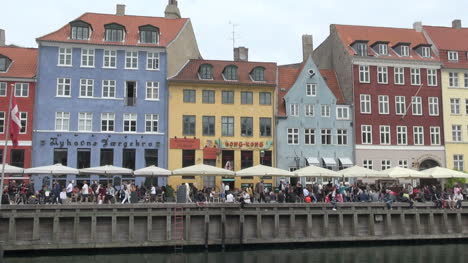 Kopenhagener-Flaggen-Und-Cafés-S
