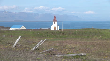 Iglesia-De-Islandia-En-Hellnar