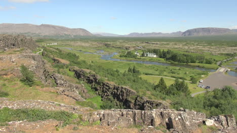 Island-Pingvellir-Kirche-Im-Talblick