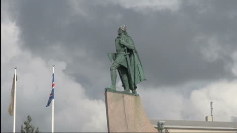 Island-Reykjavik-Leif-Ericson-Statue-2-Statue
