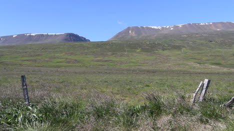 Iceland-Eyjafordur-Valley-with-fence-posts-c