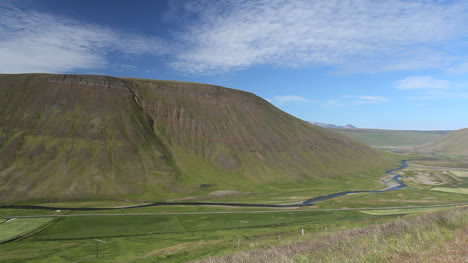 Island-Langidalur-Flussblick-C