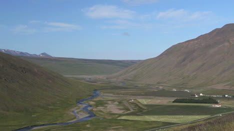 Islandia-Río-Langidalur-Con-Pájaro-C