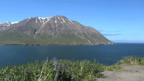 Island-Olafsfjordur-Und-Ein-Berg