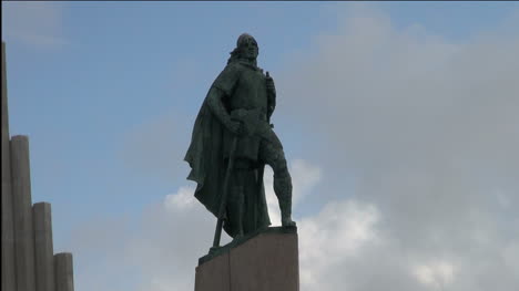 Islandia-Reykjavik-Leif-Estatua-S