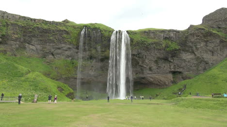 Island-Selijaland-Wasserfall-Übersicht