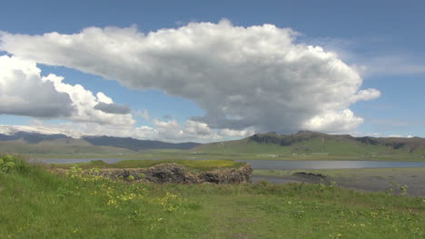 Island-Dyrholaey-Große-Wolke