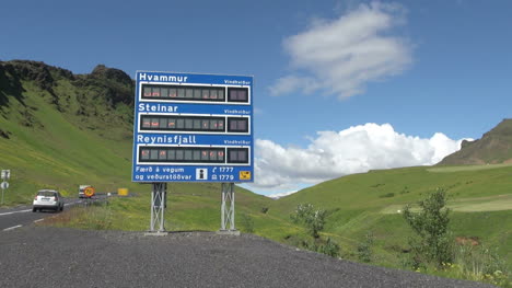 Island-Vik-Verkehrszeichen