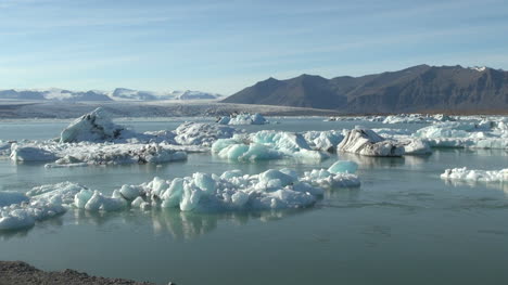 Iceland-Jokulsarlon-ice-floes-1