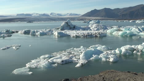 Iceland-Jokulsarlon-ice-floes-10