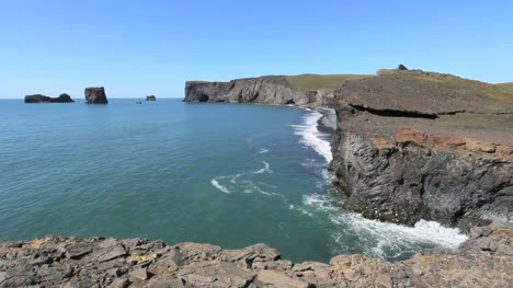 Iceland-Dyrholaey-cliffs-at-Vic-2