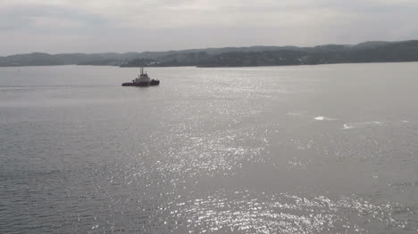 Noruega-Barco-Costero-Y-Agua-S1