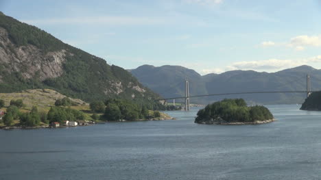 Norwegen-Lysefjordbrücke-Und-Insel-S