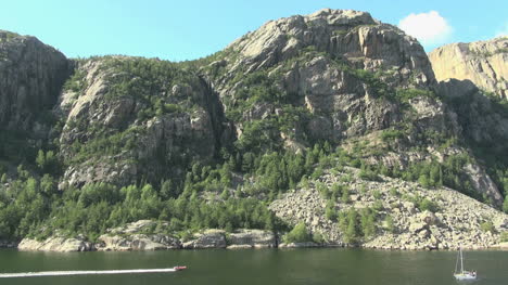 Norwegen-Lysefjord-Boote-S7