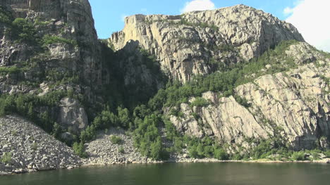 Norwegen-Lysefjord-Felsenrutsche-S