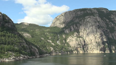 Norwegen-Lysefjord-Klippen-1s