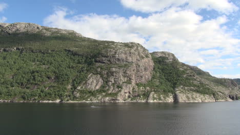 Norwegen-Lysefjord-Klippe