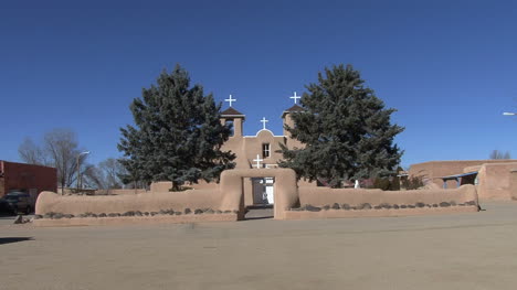 Iglesia-De-Nuevo-Mexico-Rancho-Di-Taos-1