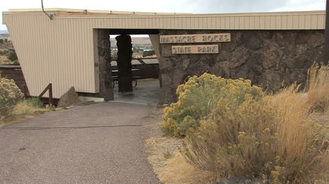 Idaho-Massacre-Rocks-park-building