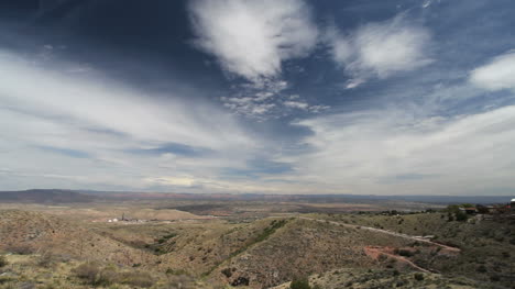Wolken-über-Einer-Ansicht-Von-Jerome-Arizona