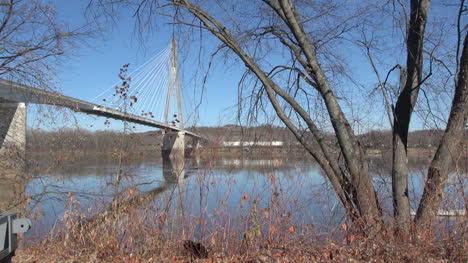 West-Virginia-Ohio-River-Bridge-Bei-Huntington