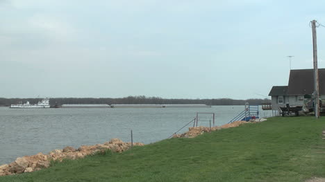 Iowa-Mississippi-Barge-En-Sabula-2p