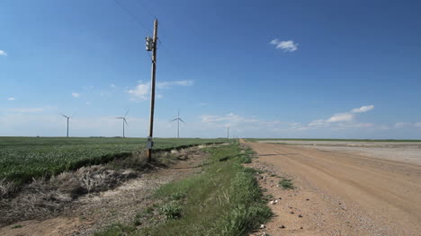 Kansas-Camino-De-Tierra-A-Través-De-Llanuras-C