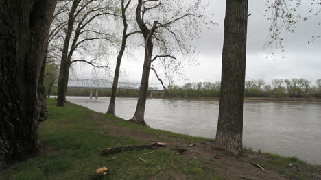 Missouri-Missouri-River-view-c