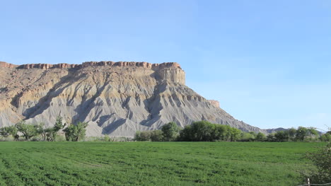 Utah-Landscape-near-Capitol-Reef-c