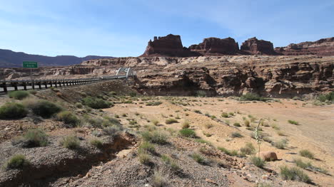 Puente-De-Utah-Sobre-El-Río-Colorado-C