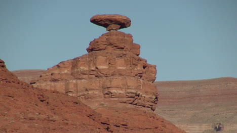 Formación-Rocosa-Sombrero-Mexicano-De-Utah-Zooms-In-S