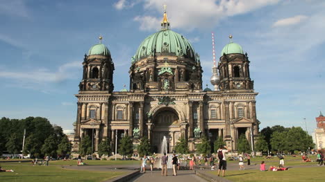 Fachada-De-La-Catedral-De-Berlín