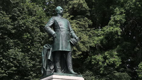 Berlín-Tiergarten-Estatua-De-Albrecht-Graf-Von-Roon