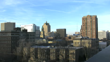 Wisconsin-Milwaukee-skyline-with-bird-4k