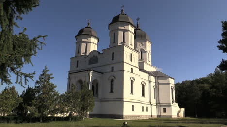 Iglesia-Del-Monasterio-De-Rumania-Cx