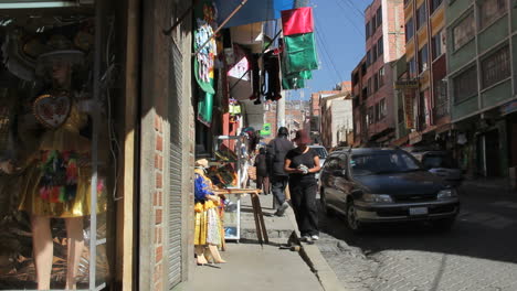 La-Paz-shopping-street-c