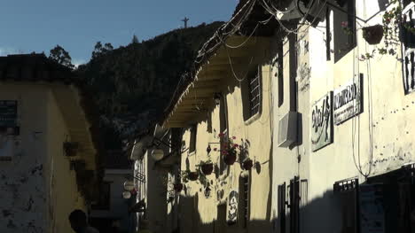 Peru-Cusco-evening-street