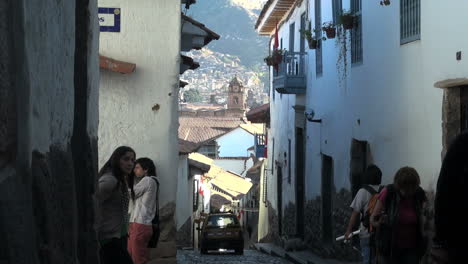 Cusco-Straße-Mit-Touristen-S