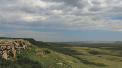 Canada-Alberta-landscape-with-rim-rock-c