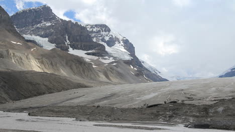 Montañas-Rocosas-Canadienses-Glaciar-Athabasca-Diminutas-Figuras-Sobre-Hielo