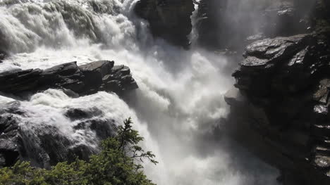 Canada-Alberta-Athabasca-Falls-dramatic-plunge-s