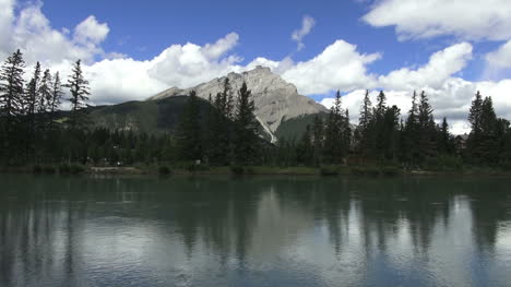 Canadá-Alberta-Banff-Bow-Río-Túnel-Montaña