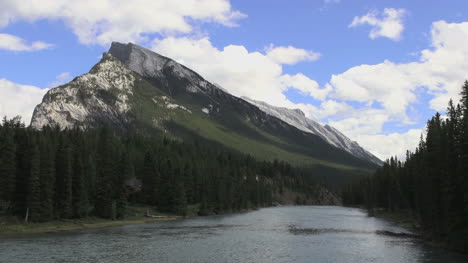 Canadá,-Alberta,-Montaña-En-Banff-En-Bow-Río-S