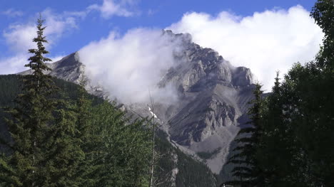 Canadá-Túnel-De-Banff-Montaña-Sobre-Banff-Time-Lapse-S