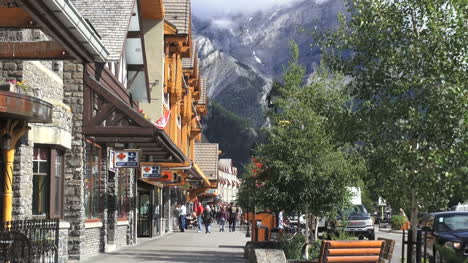 Kanada-Alberta-Banff-Straßenszene-Und-Geschäfte