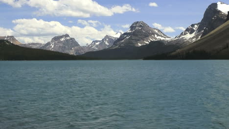 Canada-Icefields-Parkway-Bow-Lake-and-mountain-peaks-view-s