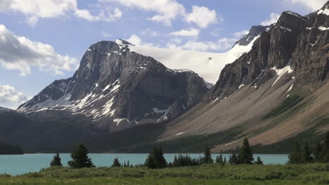 Canada-Icefields-Parkway-Crowfoot-Glacier-over-Bow-Lake-time-lapse