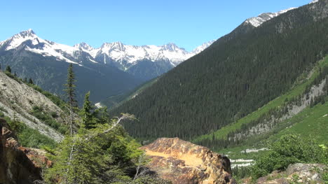 British-Columbia-Gletscher-Np-Mt-Sir-Mcdonald-Mit-Boulders